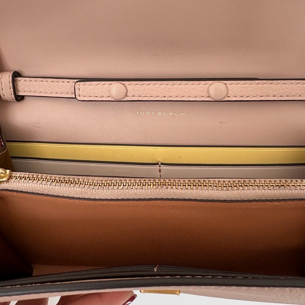 Tory Burch Robinson Wallet Crossbody in Blush - Picture 8 of 11